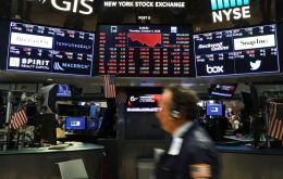  The benchmark Dow Jones Industrial Average fell 100.72 points (0.39 per cent) to close at 25,776.61, leaving it essentially flat for the week.