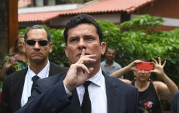 According to The Intercept, private conversations show that Moro suggested Dallagnol change the order of Lava Jato phases, gave tips and clues