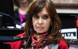 ”With Macri we ended up consuming oranges from Israel, apples from Chile, wines from I don’t know where”, said Cristina Fernandez 