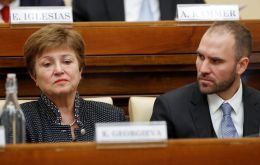 Minister Guzman, along with Georgieva in the photo, presented his plan to Congress on Wednesday, lamenting that “the country faces a debt burden preventing it from avoiding a recession spiral.”
