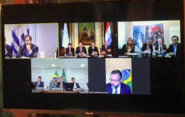 The video conference from Paraguay included presidents, Mario Abdo Benitez,  Luis Lacalle Pou, Jair Bolsonaro and Argentine foreign minister Felipe Solá. Pic: Presidency of Paraguay