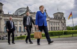 “I can honestly say that it pains me. Every day I try to build a better relationship with Russia and on the other hand there is such hard evidence that Russian forces are doing this,” Merkel told parl