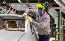 Sales excluding autos and construction materials fell 16.8% in April from March and from the same month a year ago, statistics agency IBGE said