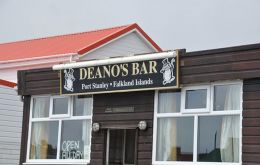 The court heard that the three men, New Zealand nationals who were crew on the NZ fishing vessel San Aspiring, were in Deano’s Bar on the evening in question. 