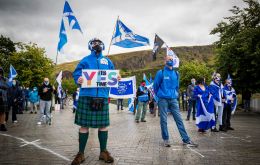“Our latest poll will put a spring in the step of nationalists but makes grim reading for unionists,” Emily Gray, the managing director of Ipsos MORI Scotland said.