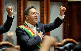 In his speech, Arce also criticized the interim government of Jeanine Anez, which he accused of trampling on democracy and even causing deaths in the country.