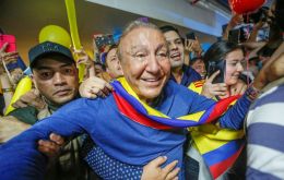 After failing to foresee he would make it to the runoff, pollsters are already heralding the “Colombian Trump” will beat Petro