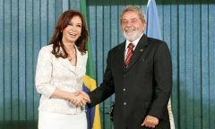 Pte. Lula da Silva and his counterpart Pte. Cristina Fernandez