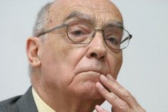 /imgs.php/noticias/15016/240x0/saramago.jpg