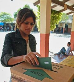 /imgs.php/noticias/15798/240x0/Bol_vote.jpg