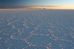 /imgs.php/noticias/16086/240x0/salar-de-uyuni.jpg