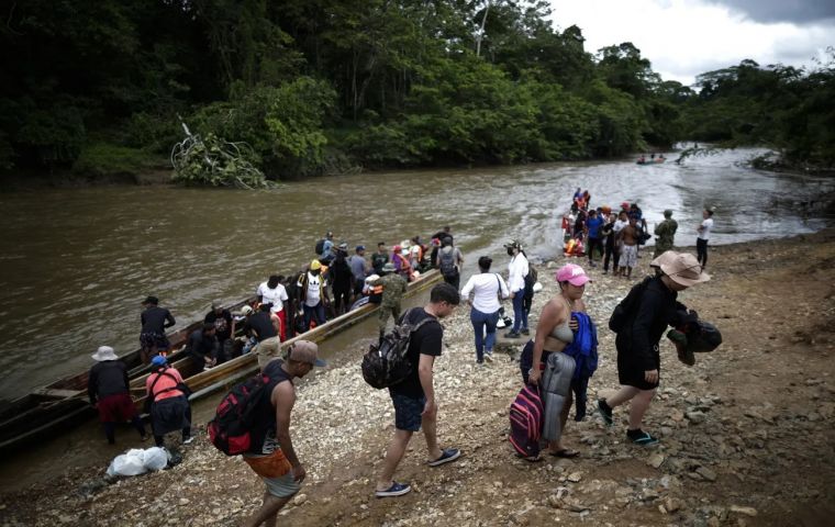 In an effort to manage the migratory flow, Panama has recently installed barbed wire barriers along the Darien Gap