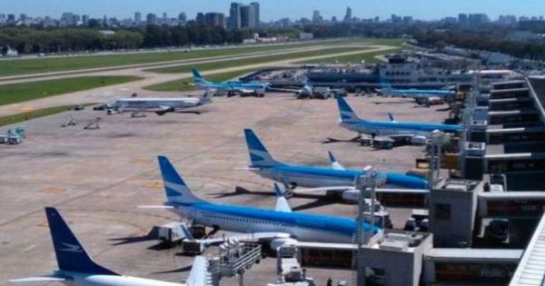 Argentine airline pilots announce strike against deregulation — MercoPress