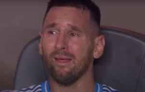 Messi lloró cuando tuvo que ser sustituido