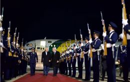 Lula was welcomed by Foreign Minister Alberto van Klaveren