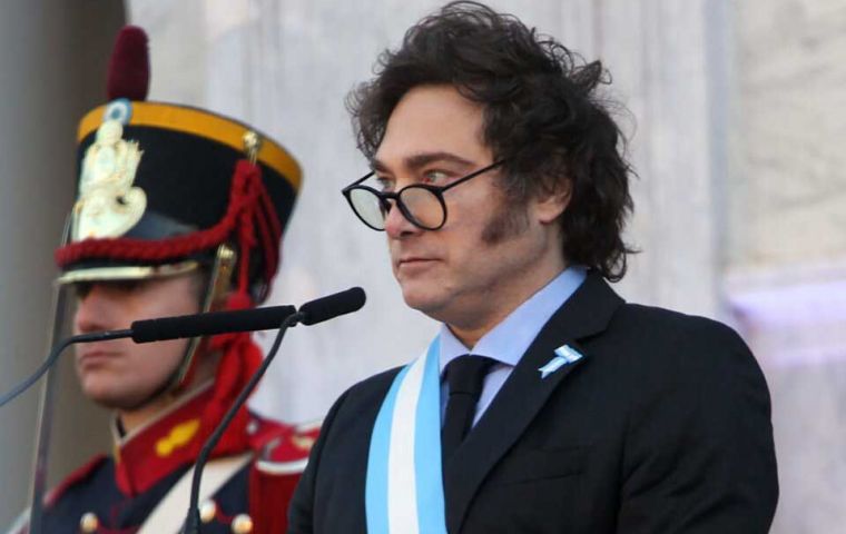  On 9th July, Argentina's national day president Milei was invited to the lead tank of the grand parade downtown Buenos Aires  