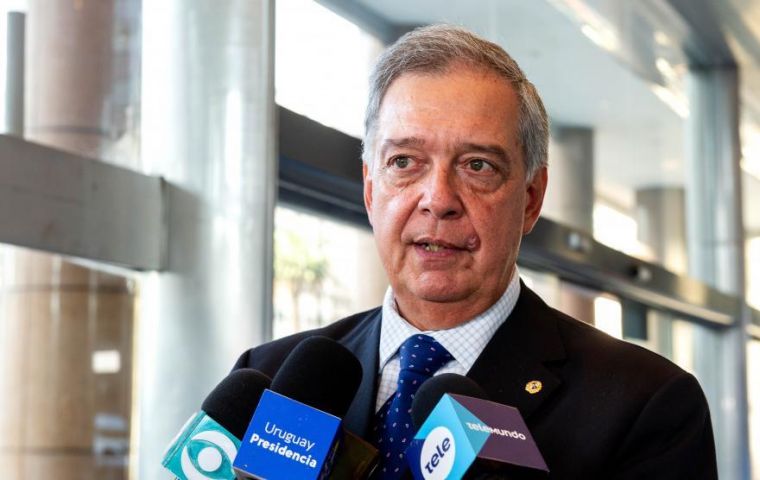 Uruguayan minister Fernando Mattos denied the country was a 'predatory' exporter of dairy products or a threat to Brazilian farmers