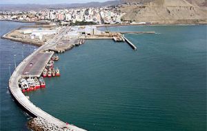 The Port of Comodoro Rivadavia could receive a considerable amount of activity with the arrival of Asian squid jiggers.