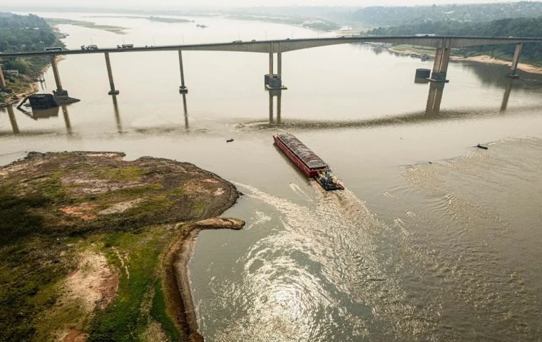 Every river in the Paraguay Basin stood below average levels for this time of year, except the Cuiabá River thanks to flows being regulated by the Manso Hydroelectric Plant