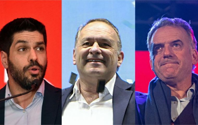 Yamandú Orsi (R) of the opposition Frente Amplio leads the race with around 44% support, according to the latest polls from both Cifra and Factum