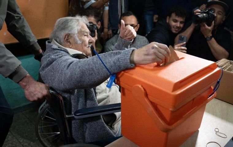 The candidate of the leftist Frente Amplio, Orsi, promoted by former president José Pepe Mujica, is the favorite in the polls