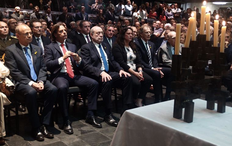 Attending the event were President Lacalle Pou, former Presidents Sanguinetti and Lacalle Herrera, and also Uruguay's future President (either Orsi or Delgado), among other personalities