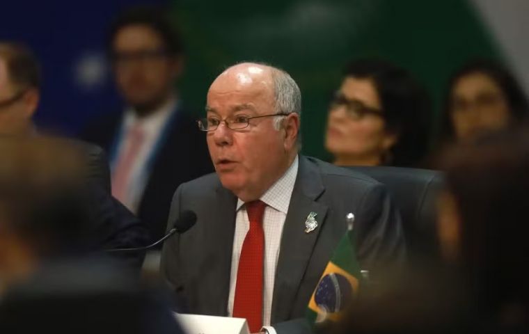 Brazil does not intend to break up with Venezuela, Vieira stressed