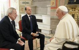 The Pope told van Klaveren (L) and Beltramino that Argentina and Chile were an example to the world by seeking to solve their conflict through negotiations and avoiding war