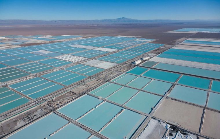 The Chinese company has three years to start collecting top-quality lithium or leave Bolivia with no compensation after investing over US$ 1 billion