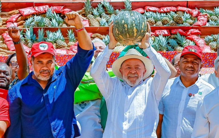 Os consumidores devem pagar um preço justo pela comida, disse Lula