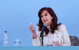 The devaluation of the Argentine peso will be before or after the October mid-term elections, CFK wondered 