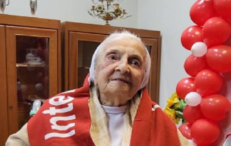 Sister Inah was a fan of Porto Alegre's Sport Club Internacional (Inter)