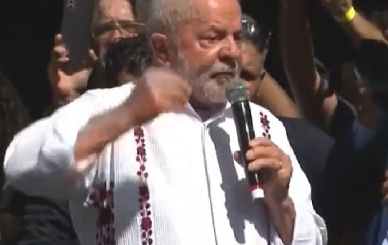 Lula, a former union leader himself, voiced his support for public debate on the matter, emphasizing the need for a balance between work and well-being