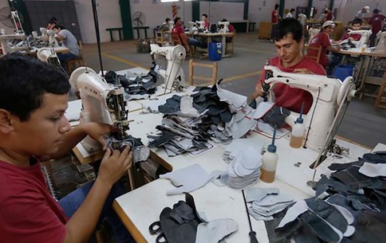 Interannually, 6,795 workplaces were created under this manufacturing regime, where 100% of its output is for export