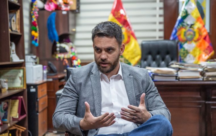 Bolivia's ruling party launches Gov't Minister's presidential bid and has him deal with Evo's protest