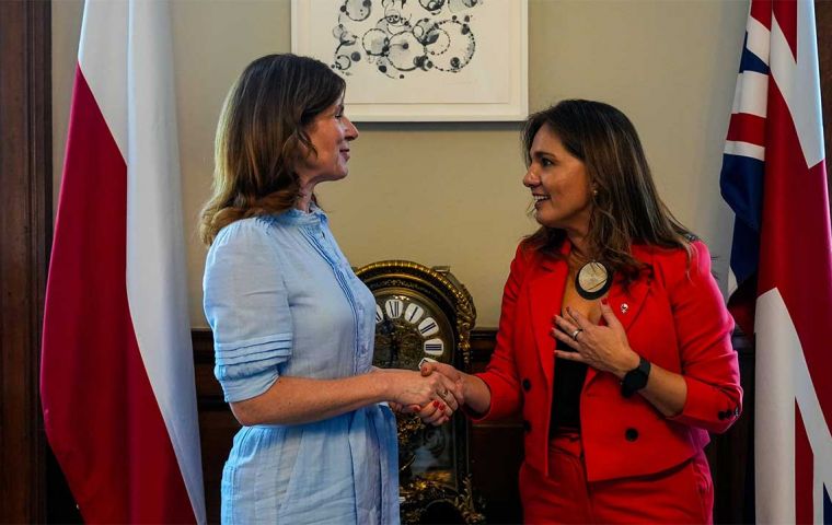 Minister for Latin America, Baroness Chapman and the Chilean Deputy Minister of Foreign Affairs Gloria de la Fuente during her visit to London