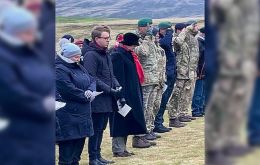 Governor Alison Blake CMG joined MLA Jack Ford, BFSAI, FIG officials, veterans, and the community at San Carlos for the Landing Day memorial service