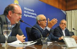 Fratti headed a Uruguayan mission to China, Hong Kong, and other Asian markets