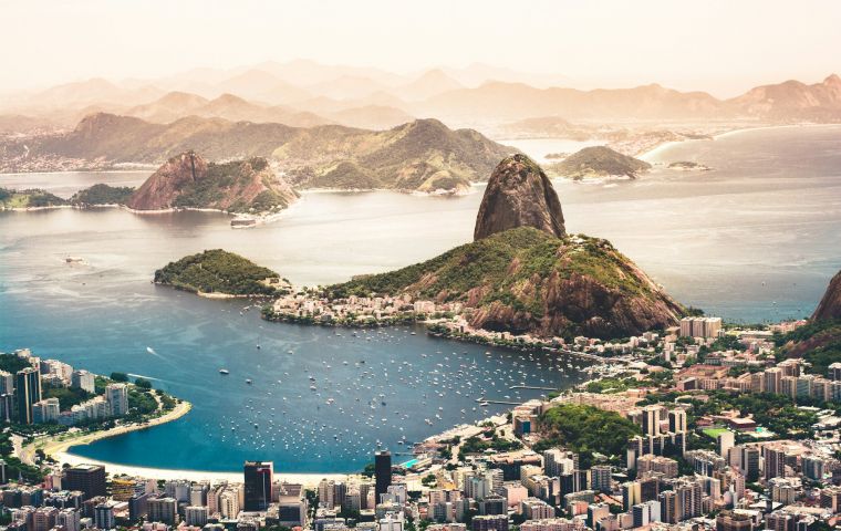 Explore South Atlantic gambling regulations from Brazil to the islands. We give you an overview of this complex landscape. Photo: Agustín Díaz / Unsplash