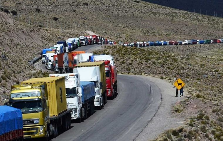 The only purpose of the blockade is to boycott the elections, Minisster Ríos said 