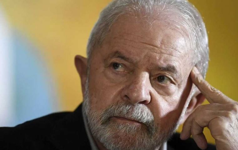 Lula da Silva, once an undisputable political figure, has seen his image tarnished once again by corruption reports