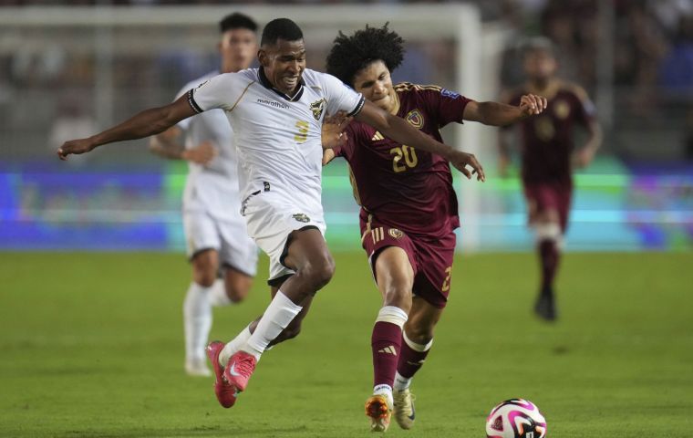 Bolivian coach Óscar Villegas said it was intentional to harm his squad's preparation to face Chile