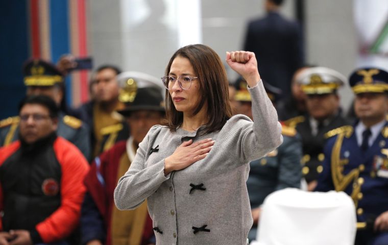 Jessica Paola Saravia Atristaín was promoted one notch following Siles' resignation
