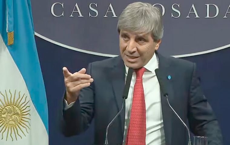 Economy Minister Luis Toto Caputo's management fell short of the IMF's reserve target