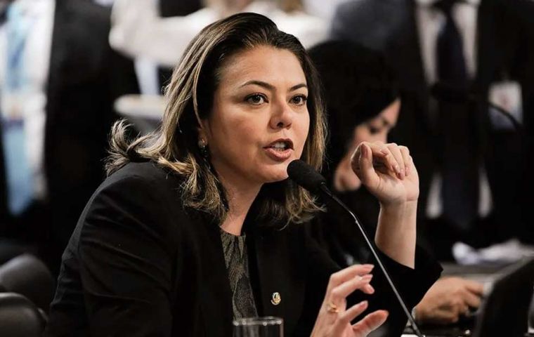 Senator Leila Barros chaired the voting session, given her involvement in pushing for this bill 