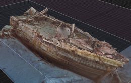 An interactive 3D digital model, allowing visitors to rotate, zoom and uncover artefacts