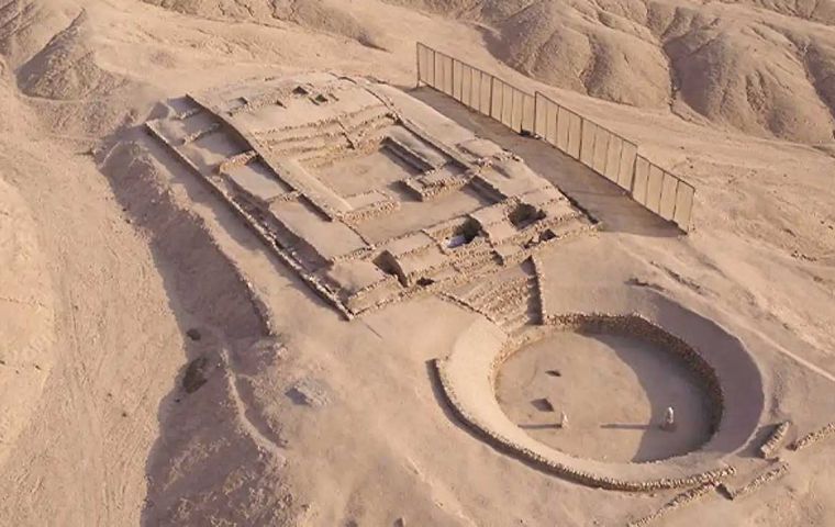 El Peñico is considered a continuation of the Caral society