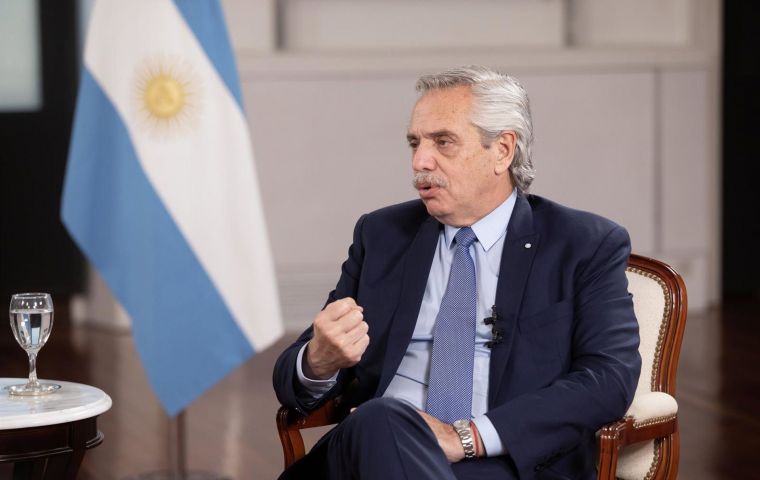 Fernández reportedly favored an insurance broker friend with most government policies, blowing up the commissions paid