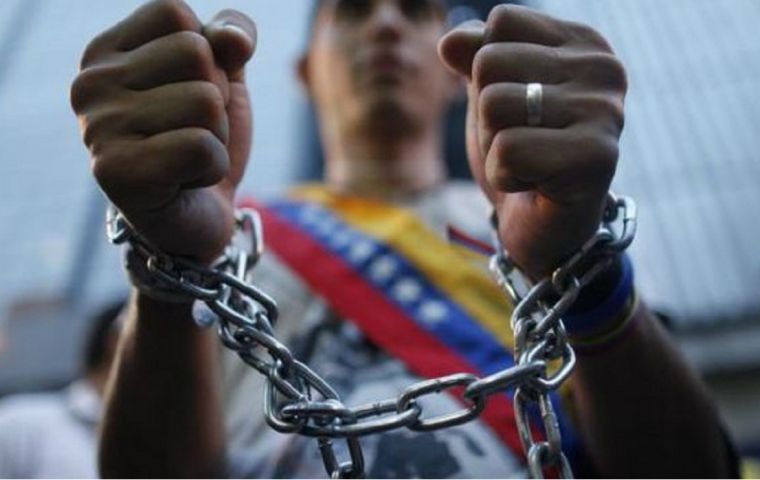 Molano urged international cooperation to pressure “Maduro's dictatorship” to release all political prisoners