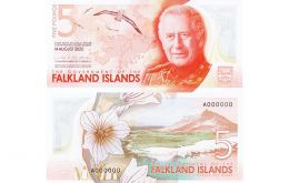 The new banknote with King Charles III and a king penguin in the obverse, and the national flower, pale maiden, and five penguin species on the reverse 